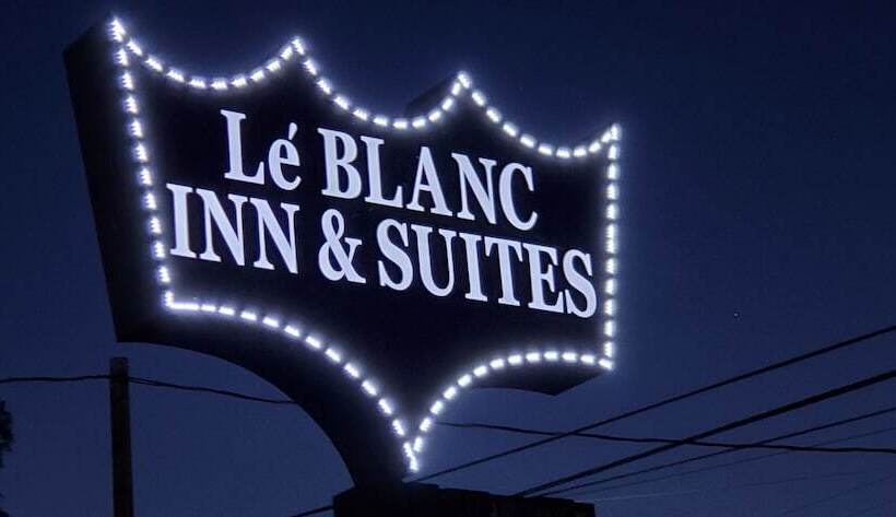 בית מלון כפרי Le Blanc Inn & Suites