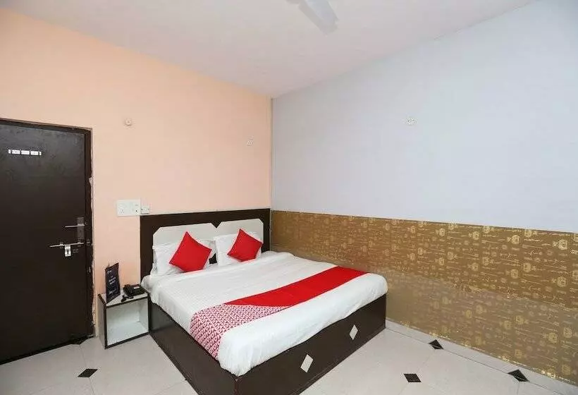 Hotelli Oyo 15658 Maheshwaram Guesthouse