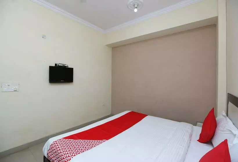 Hotelli Oyo 15658 Maheshwaram Guesthouse