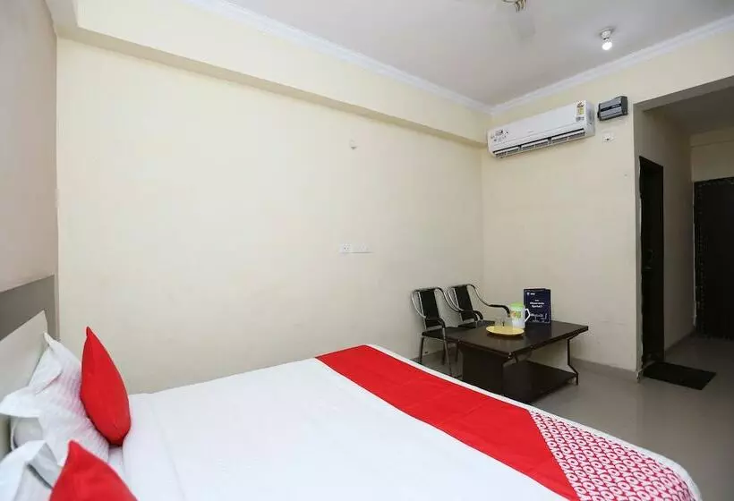 Hotelli Oyo 15658 Maheshwaram Guesthouse