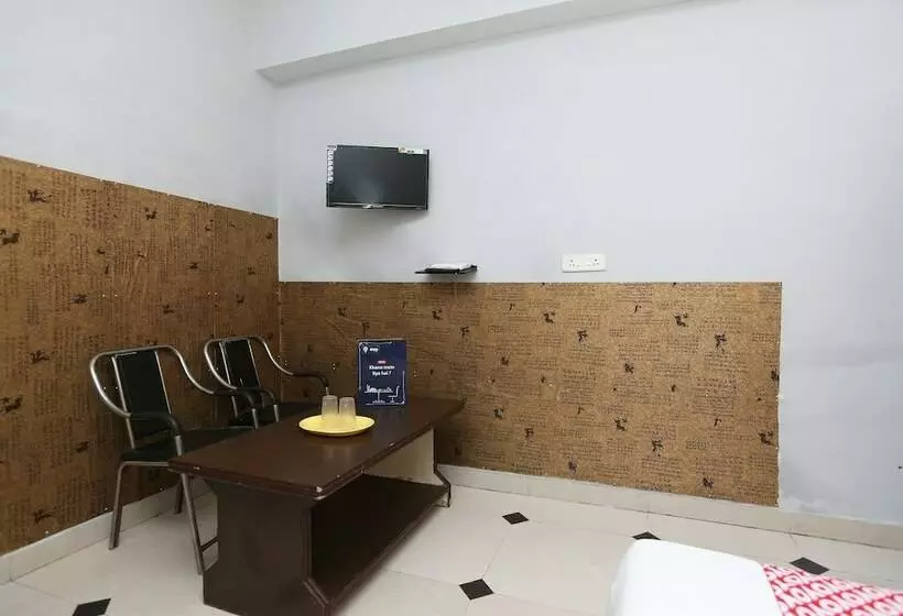Hotelli Oyo 15658 Maheshwaram Guesthouse