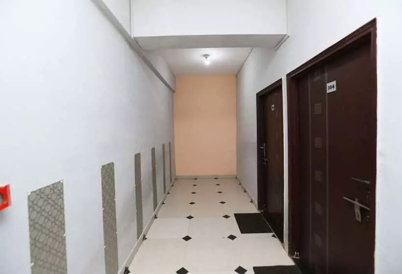 Hotelli Oyo 15658 Maheshwaram Guesthouse