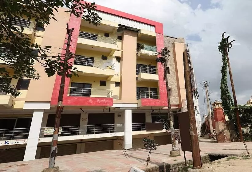Hotelli Oyo 15658 Maheshwaram Guesthouse
