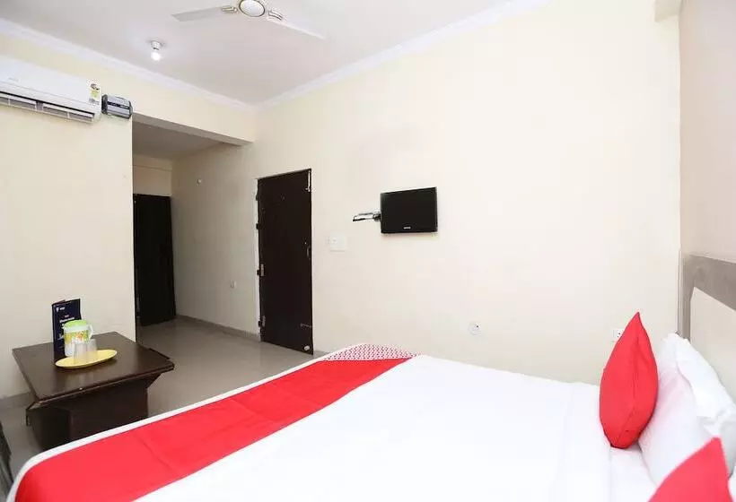Hotelli Oyo 15658 Maheshwaram Guesthouse