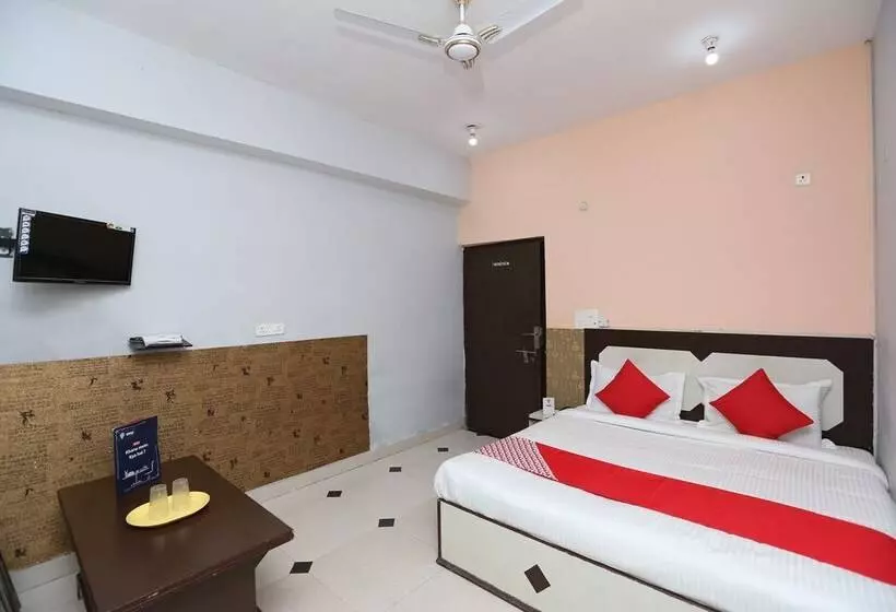 Hotelli Oyo 15658 Maheshwaram Guesthouse