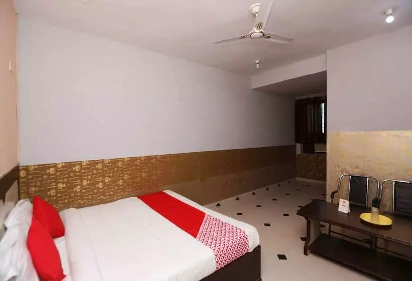 Hotelli Oyo 15658 Maheshwaram Guesthouse