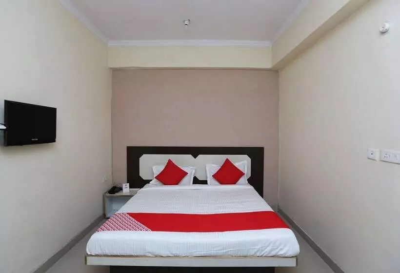 Hotelli Oyo 15658 Maheshwaram Guesthouse