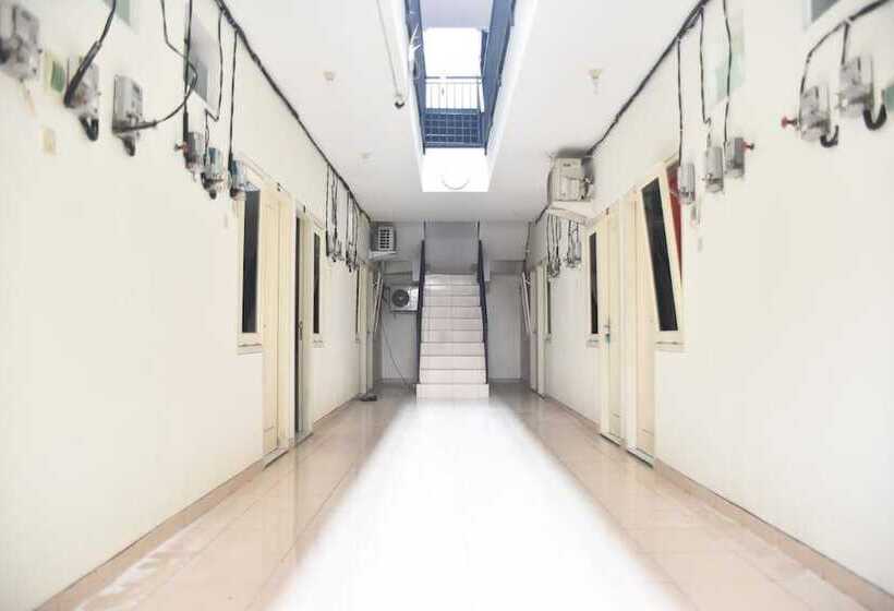 פנסיון Reddoorz Syariah Near Exit Tol Waru