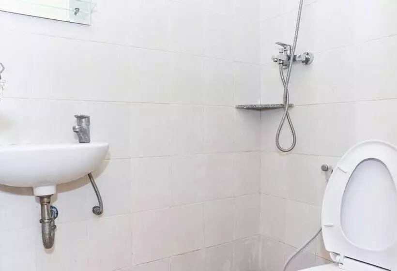 Majatalo Reddoorz Syariah Near Exit Tol Waru