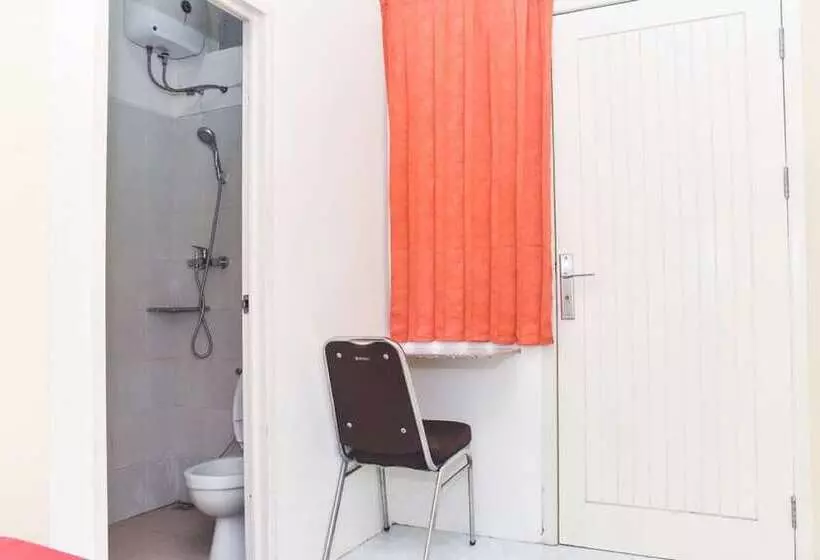 Majatalo Reddoorz Syariah Near Exit Tol Waru