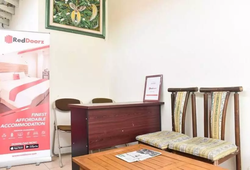 Majatalo Reddoorz Syariah Near Exit Tol Waru