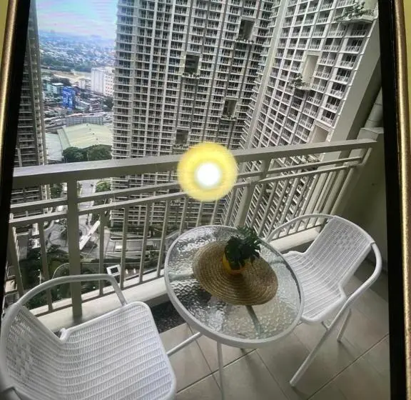 La Mari Staycation At Prisma Residences