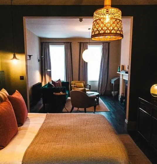 ホテル Blonde Hedgehog