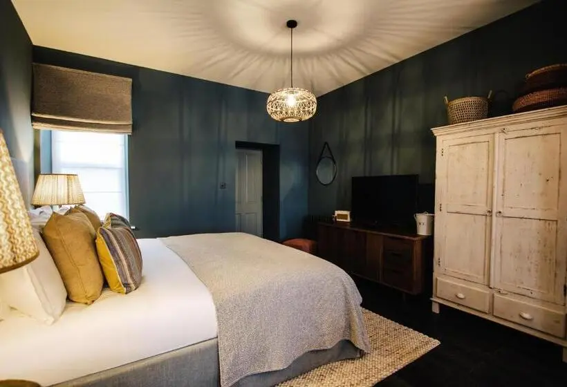 ホテル Blonde Hedgehog