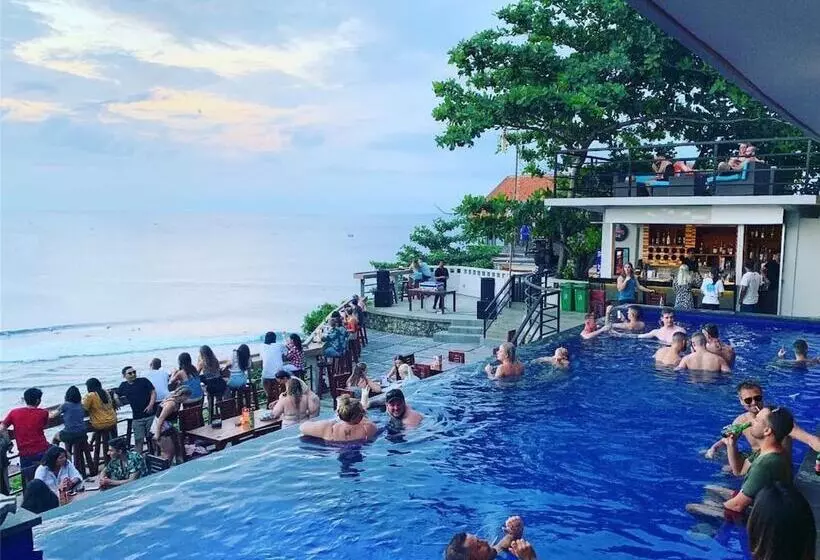 Hotelli Labomie Uluwatu