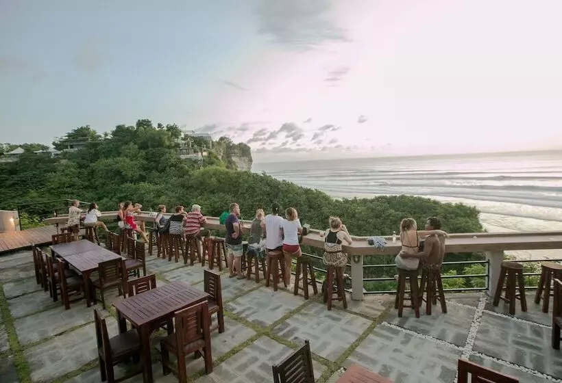 Hotelli Labomie Uluwatu