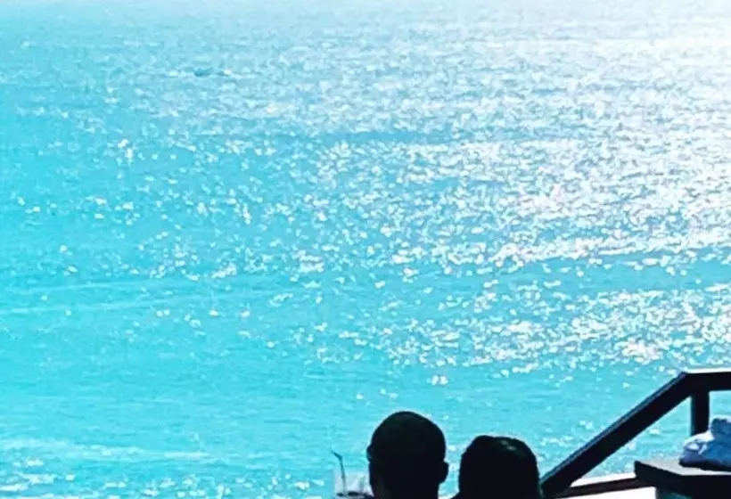 Hotelli Labomie Uluwatu