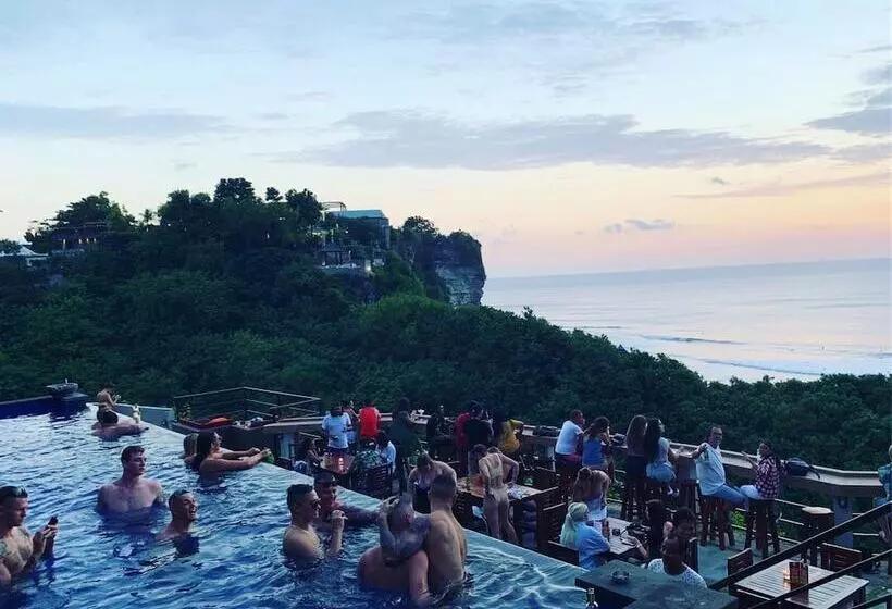 Hotelli Labomie Uluwatu