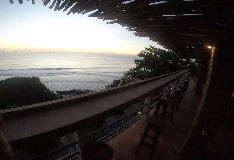 Hotelli Labomie Uluwatu