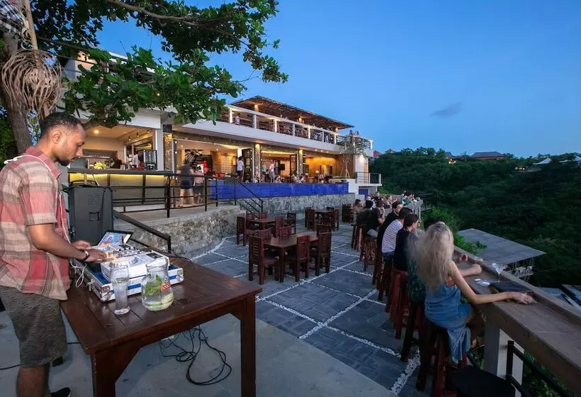 Hotelli Labomie Uluwatu