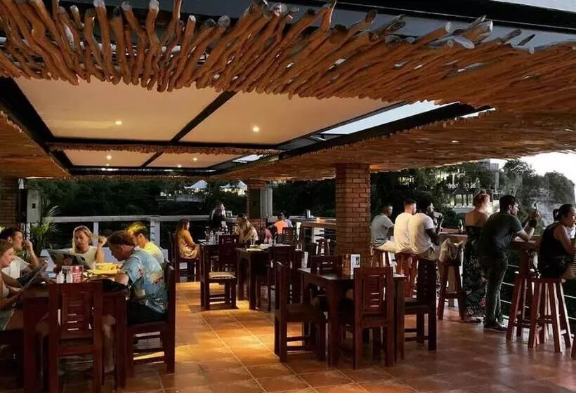 Hotelli Labomie Uluwatu