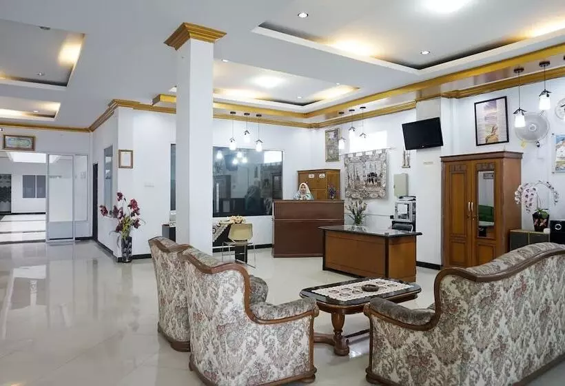 ホテル Oyo 694 Khasanah Residence
