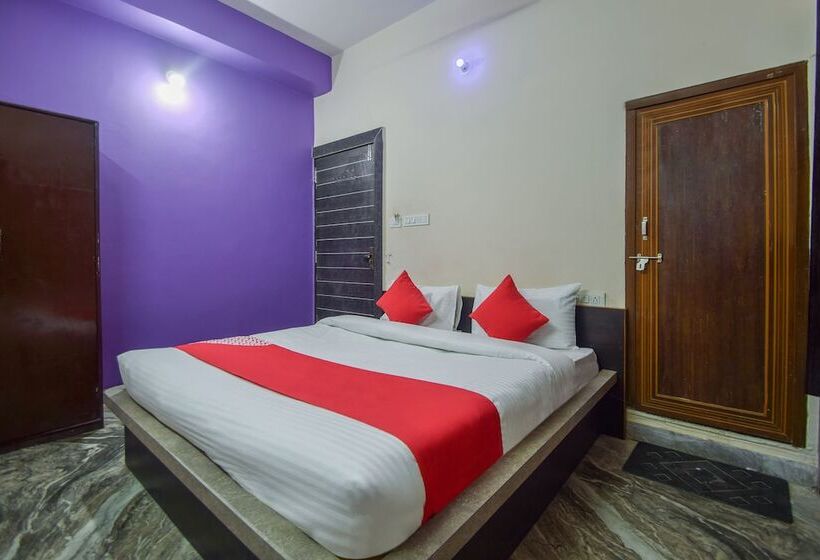 Oyo 29879 Hotel Midtown