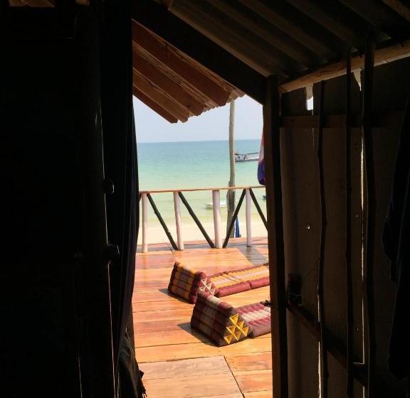 Schronisko The Sea View Dorm