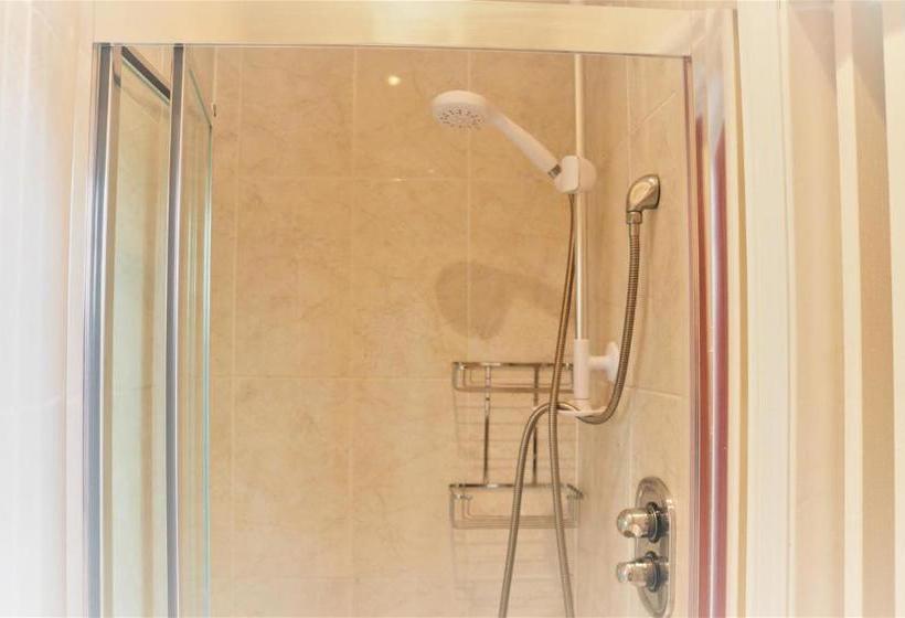 Bed and Breakfast Telford House