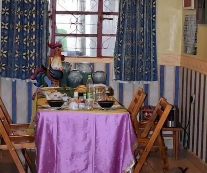 پانسیون Sasana Motel And Guest House