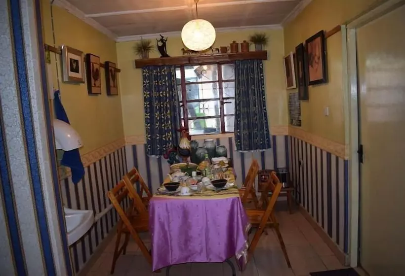 پانسیون Sasana Motel And Guest House