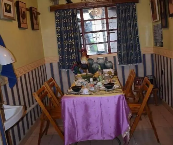 پانسیون Sasana Motel And Guest House