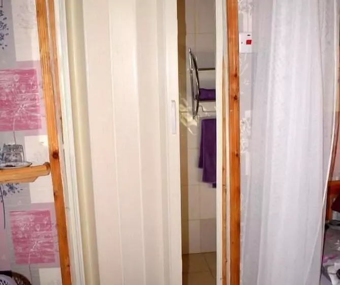 پانسیون Sasana Motel And Guest House