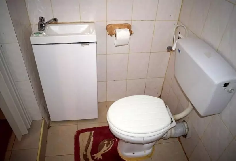 پانسیون Sasana Motel And Guest House