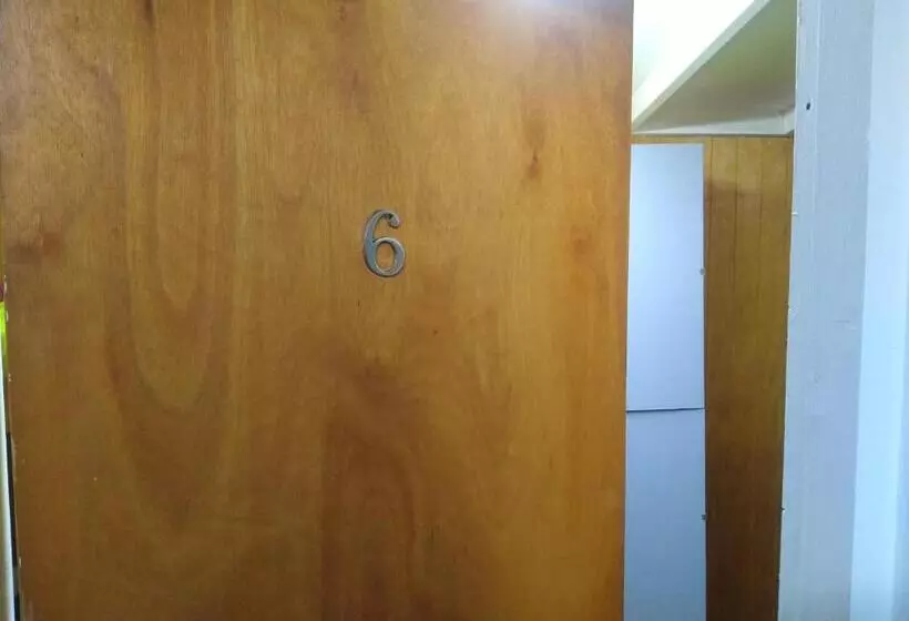 تختخواب و صبحانه Islanet Hostel & Bar