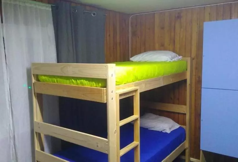تختخواب و صبحانه Islanet Hostel & Bar
