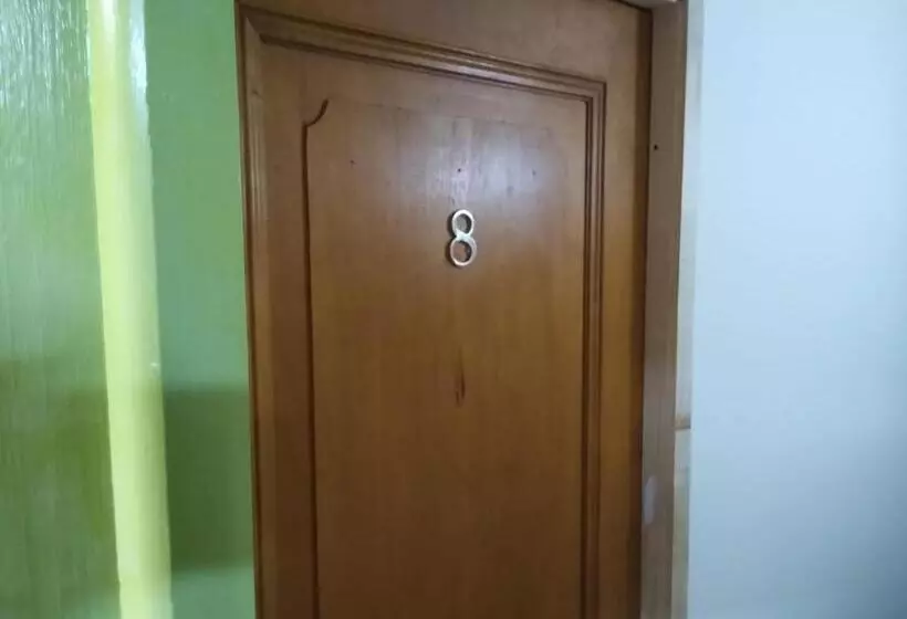 تختخواب و صبحانه Islanet Hostel & Bar