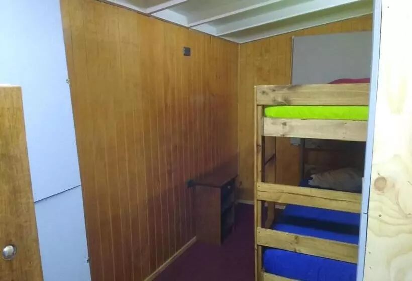 تختخواب و صبحانه Islanet Hostel & Bar