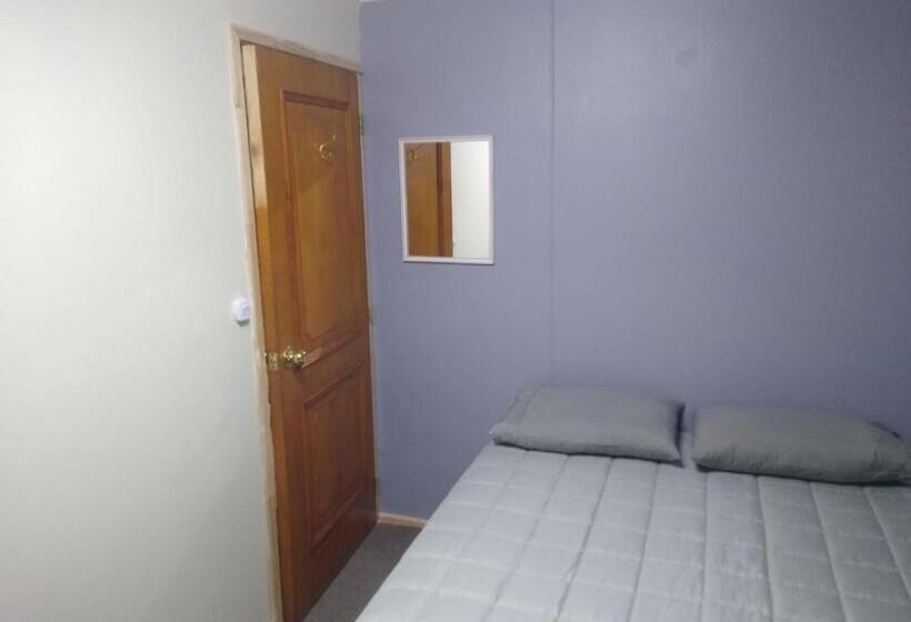 Bed & Breakfast Islanet Hostel & Bar