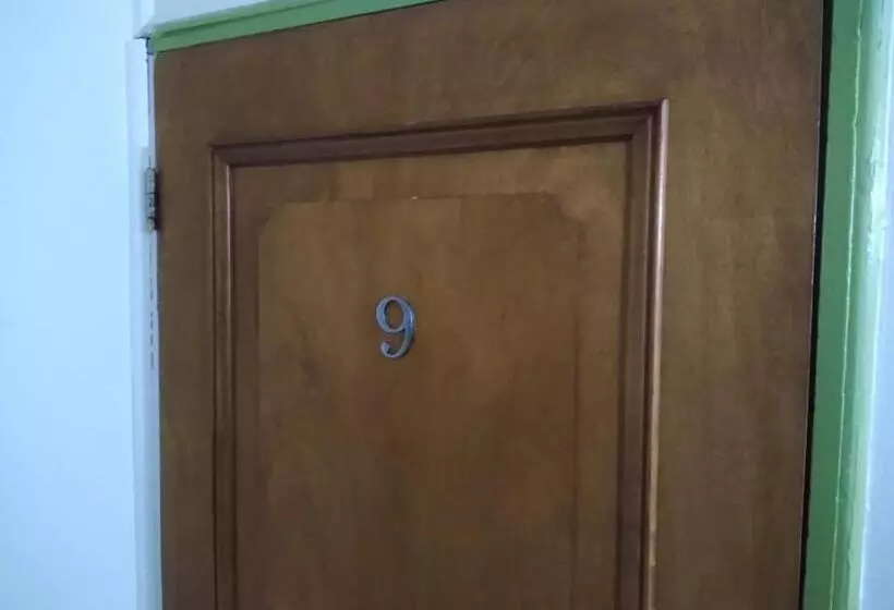 تختخواب و صبحانه Islanet Hostel & Bar