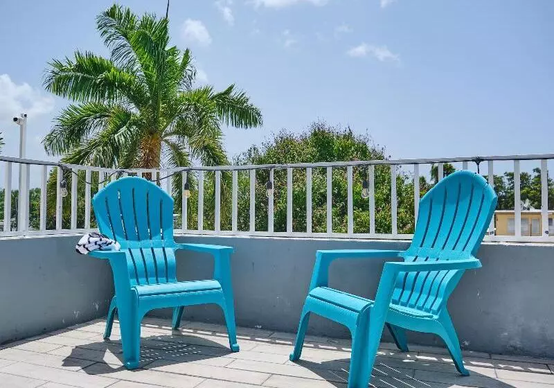 پانسیون The Pelican Poshtel