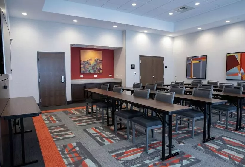 هتل Hampton Inn Black Mountain