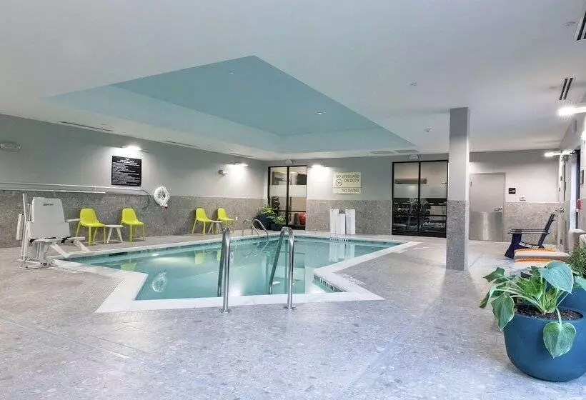 هتل Hampton Inn Black Mountain