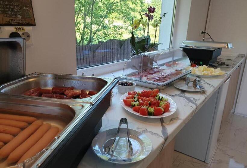 Pensió Fox Valley Villa