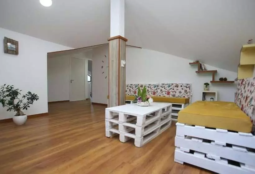 ペンション Guest House Himaj