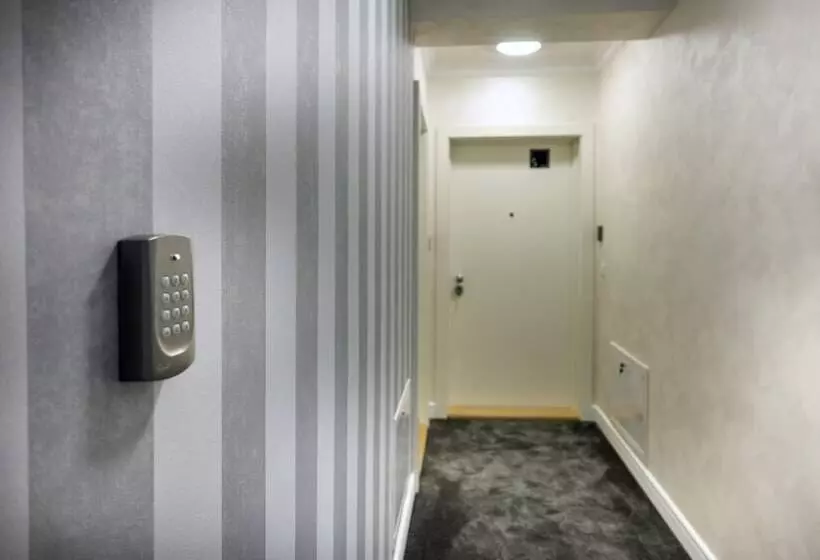 پانسیون Dj City Vista Luxury Apartments