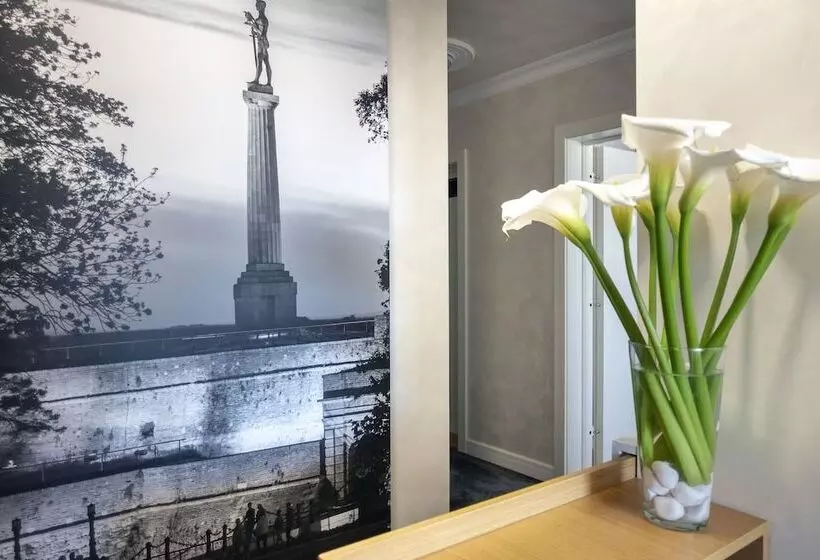 پانسیون Dj City Vista Luxury Apartments