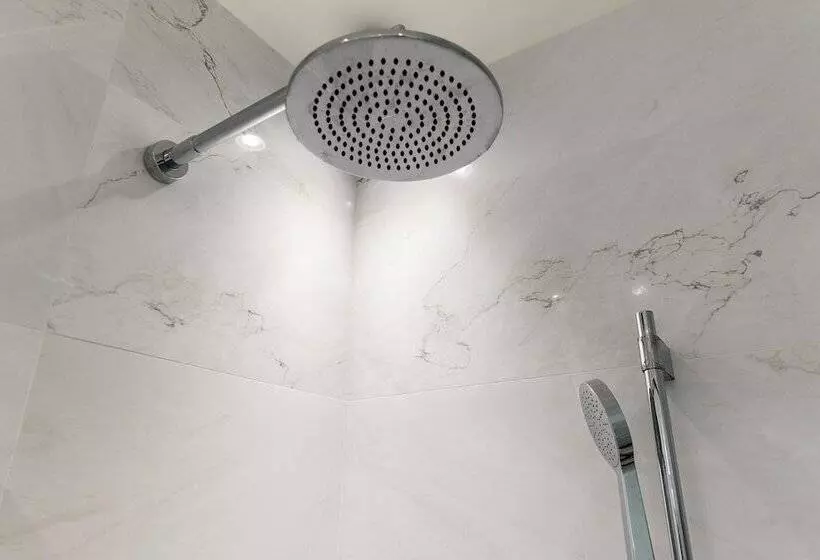 پانسیون Dj City Vista Luxury Apartments