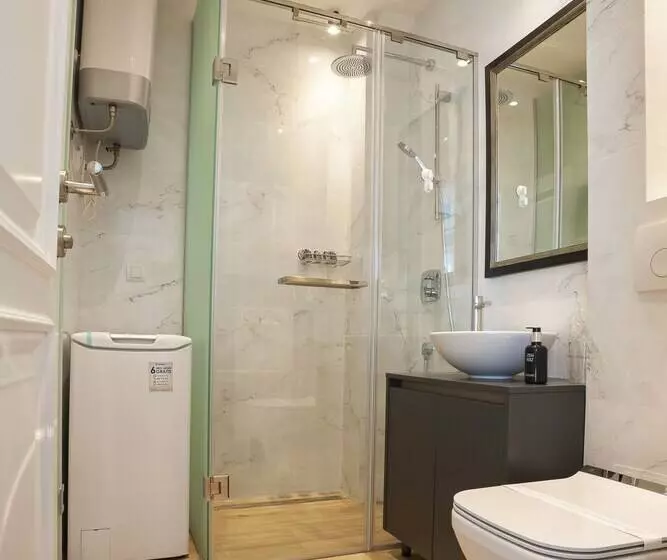 پانسیون Dj City Vista Luxury Apartments