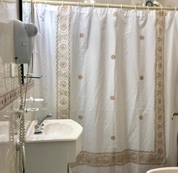 فندق Apus Serrano